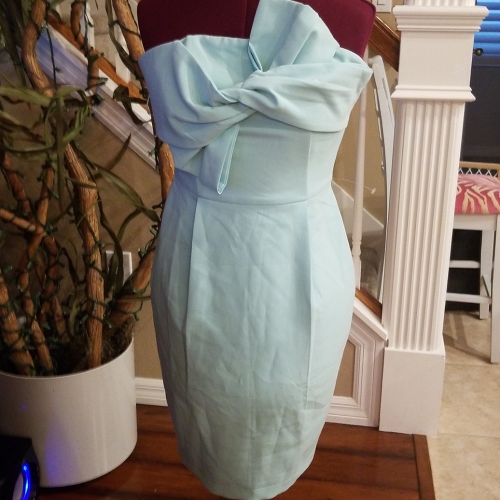 NEW Gorgeous Adelyn Rae dress